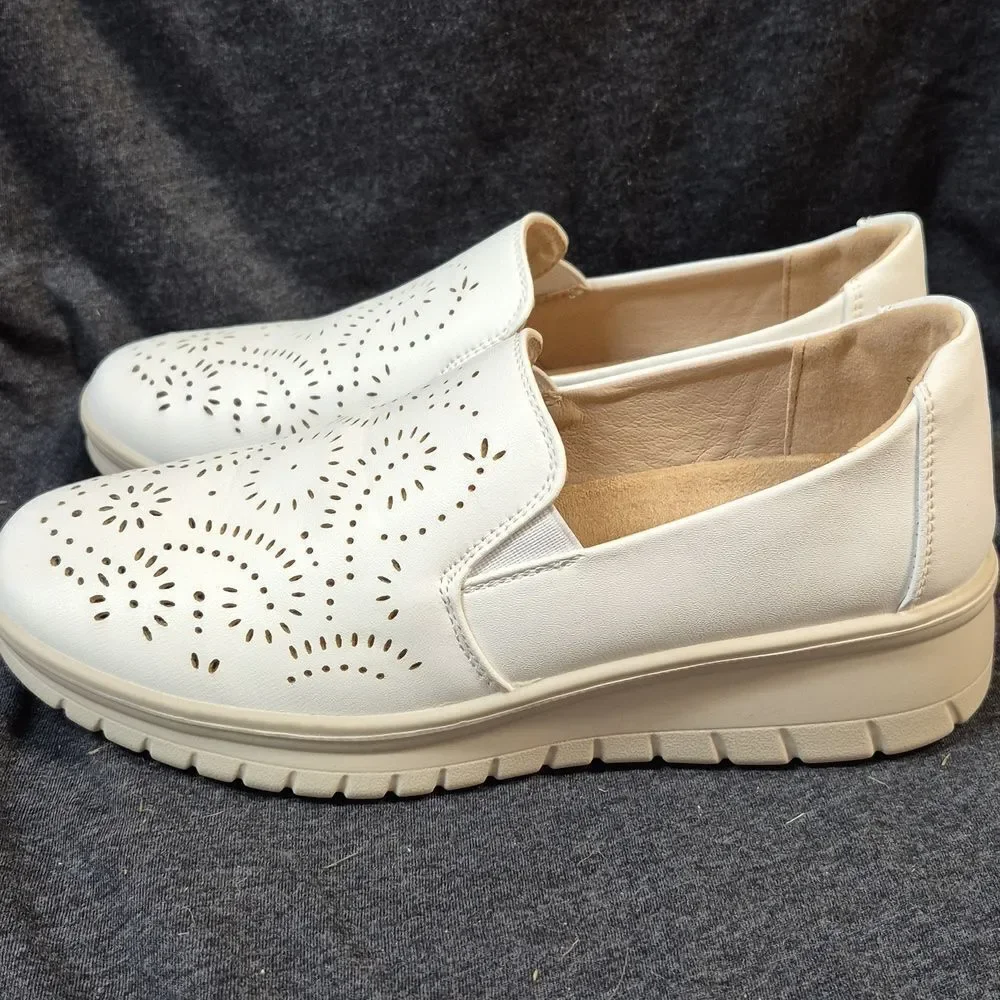 Easy Street 6.5 White Wedge Sneaker